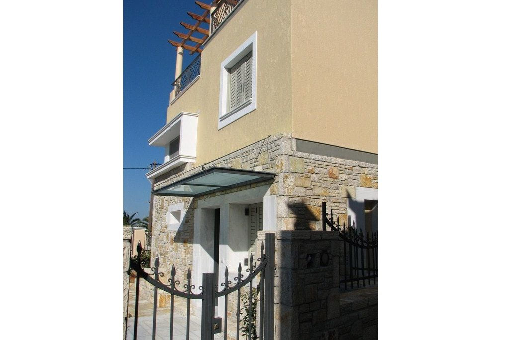 Residence, Aitoliko — photograph 2