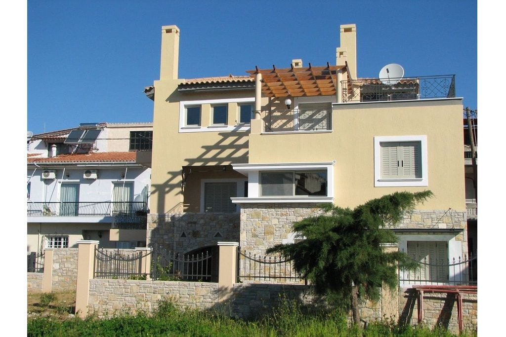 Residence, Aitoliko — photograph 1
