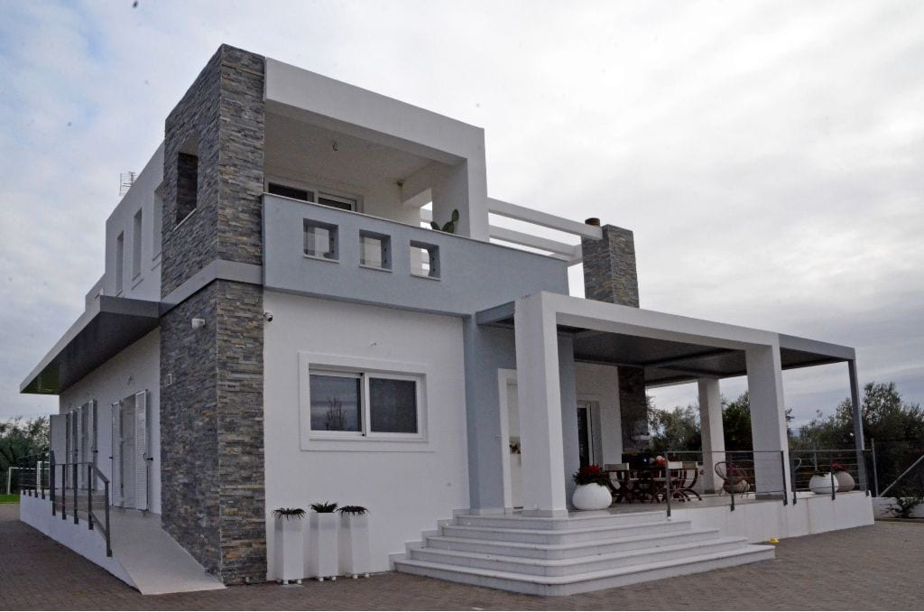 Detached House, Nea Avorani — photograph 1