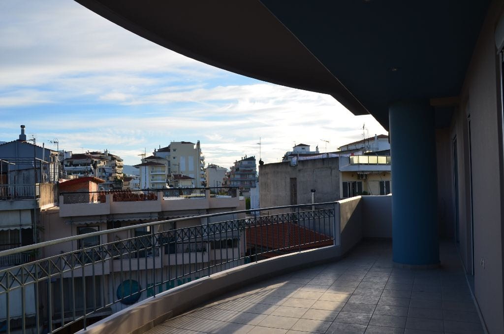 Shops and Residences Building, Agrinio — photograph 4