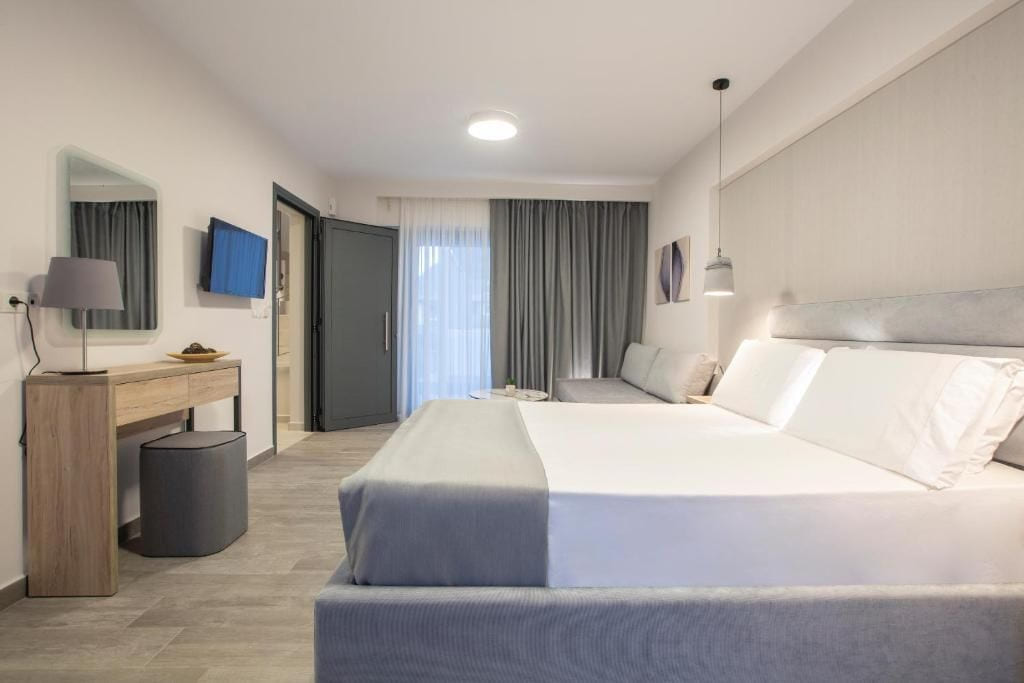 KN Suites, Nikiana — photograph 6